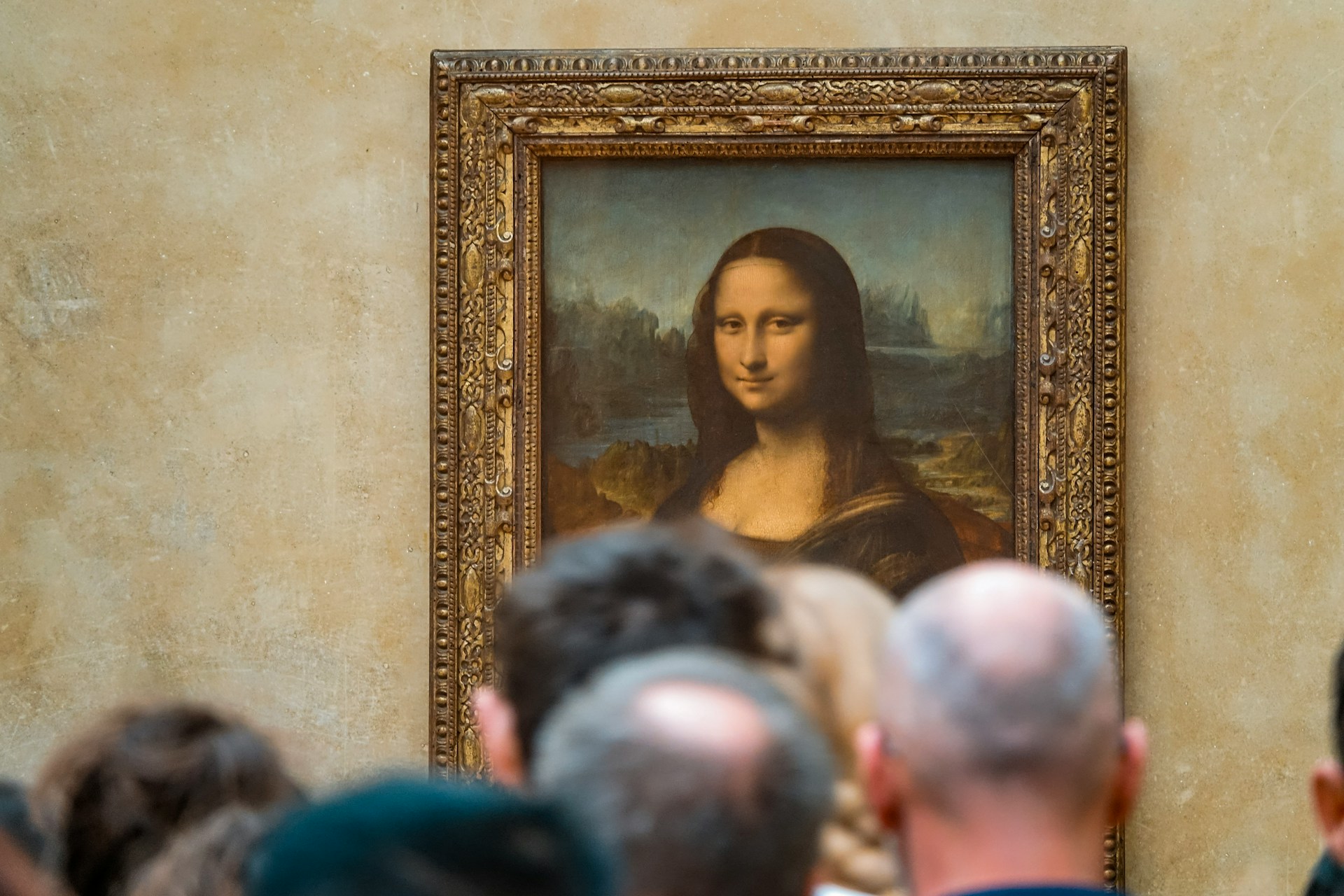 People viewing the Mona Lisa