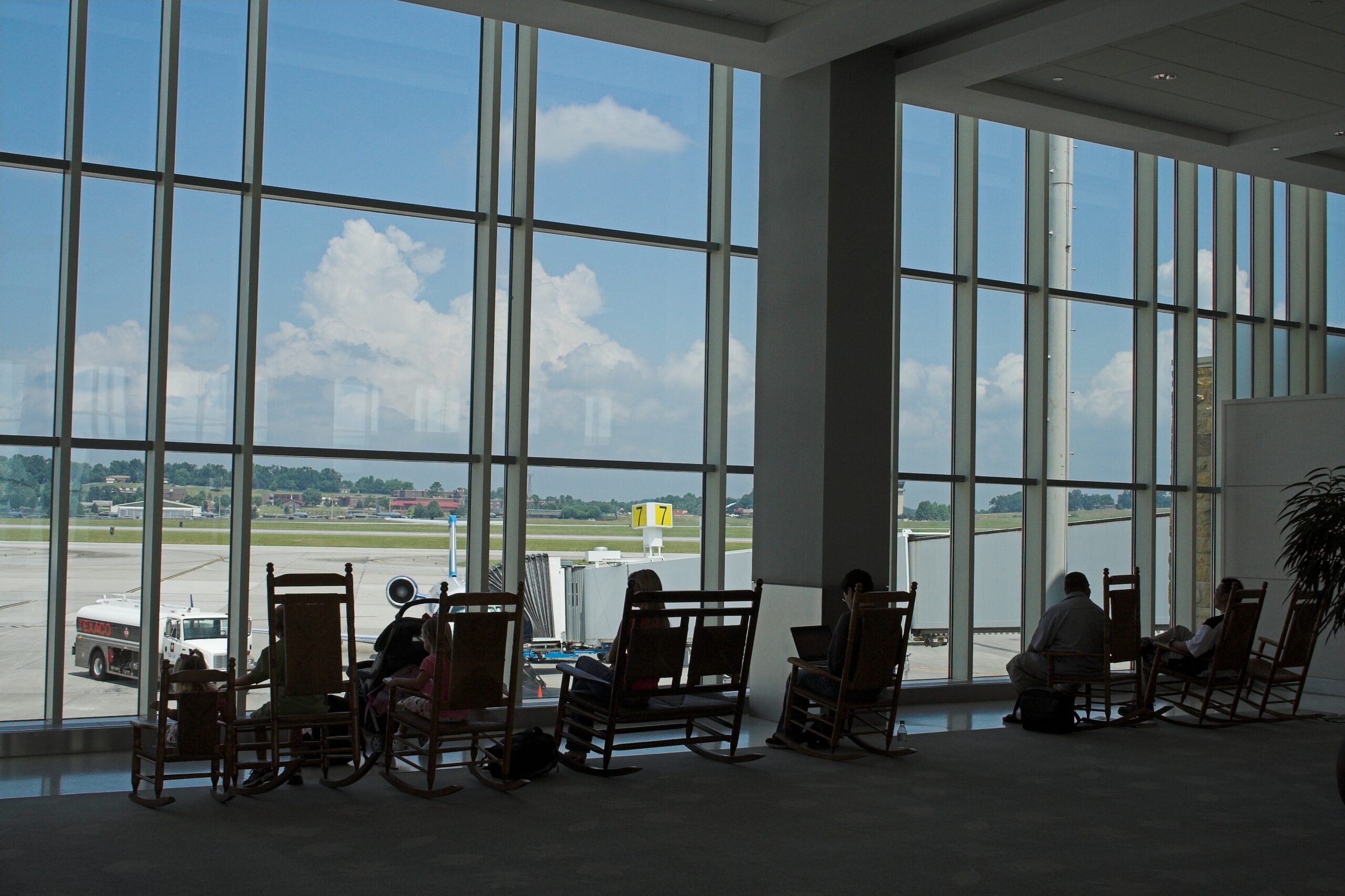 How Much is Parking at Knoxville Airport? Find Out Here!