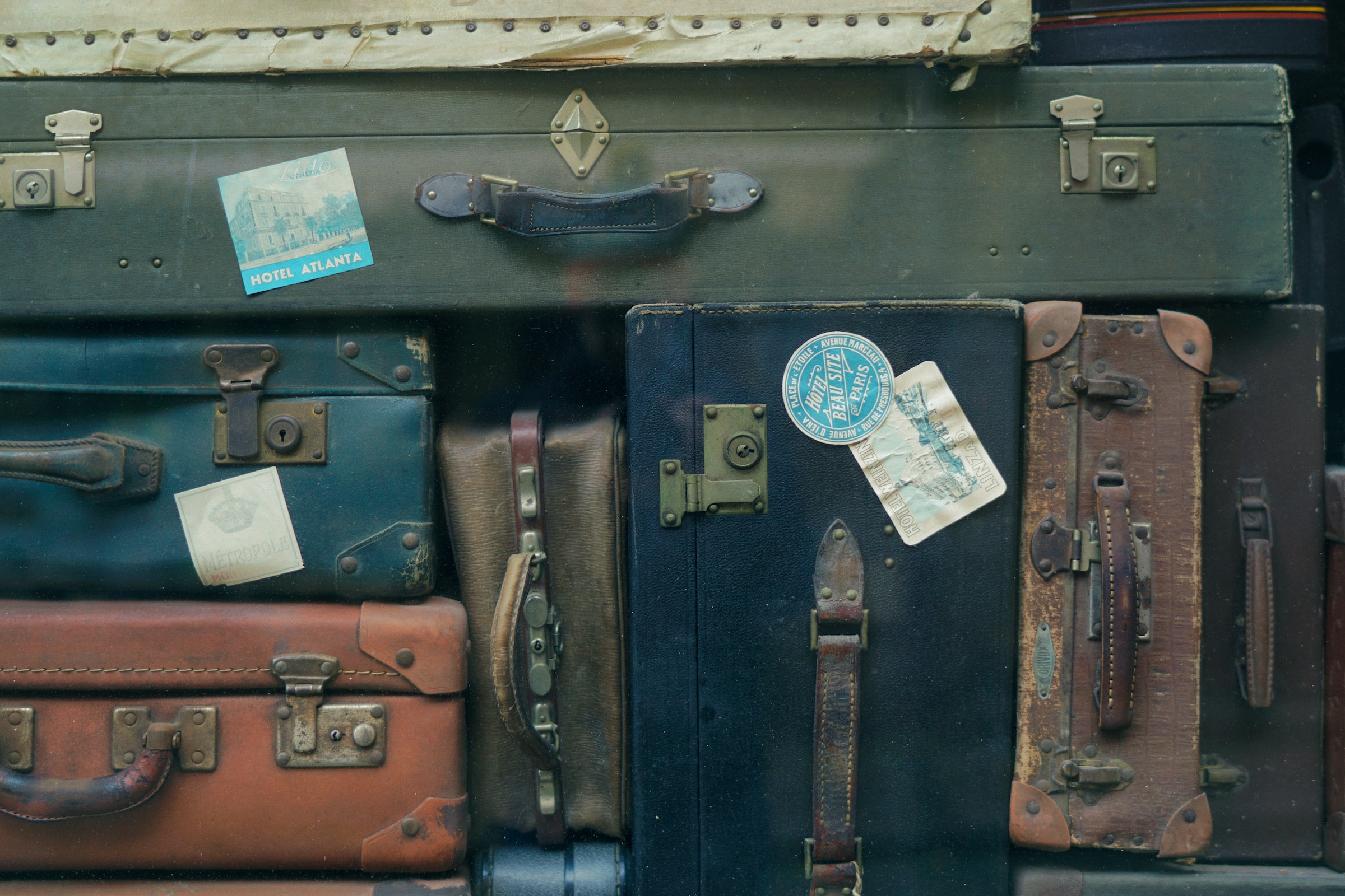 10 Types of Travel Bags That Conquered the World
