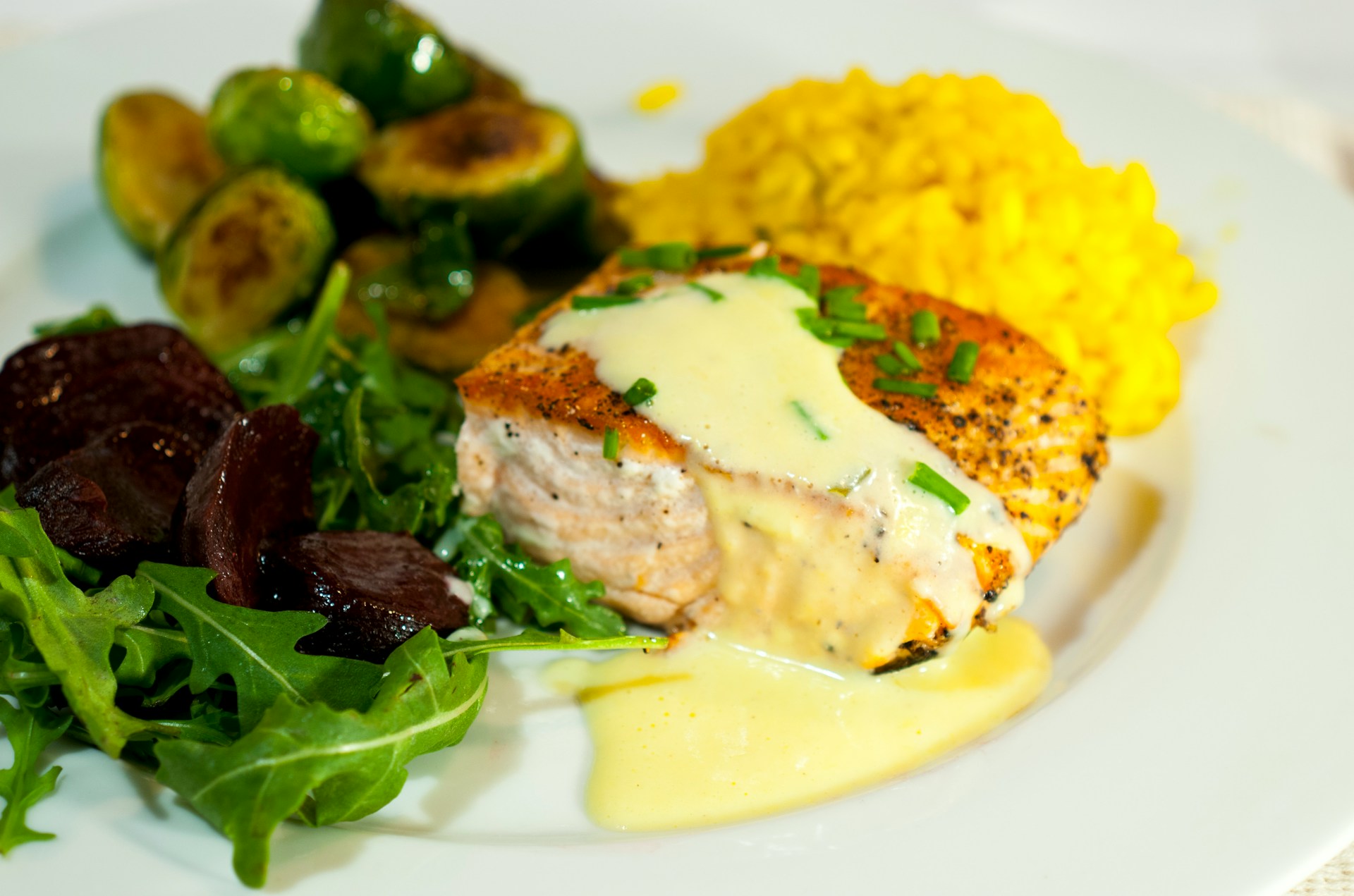 Grilled Salmon Filet with Hollandaise Sauce