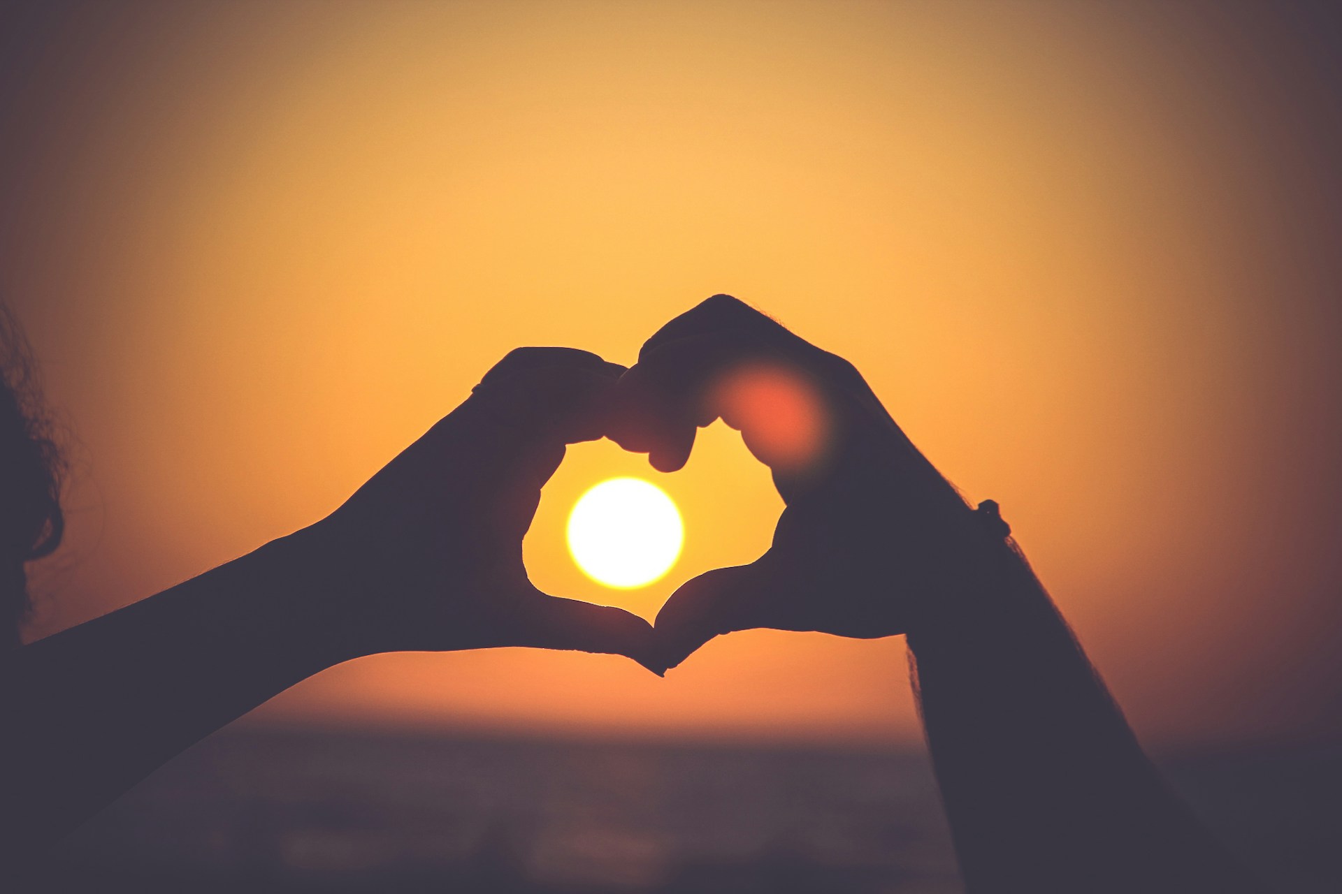 The Airport Romance Report: Locations for romantic encounters