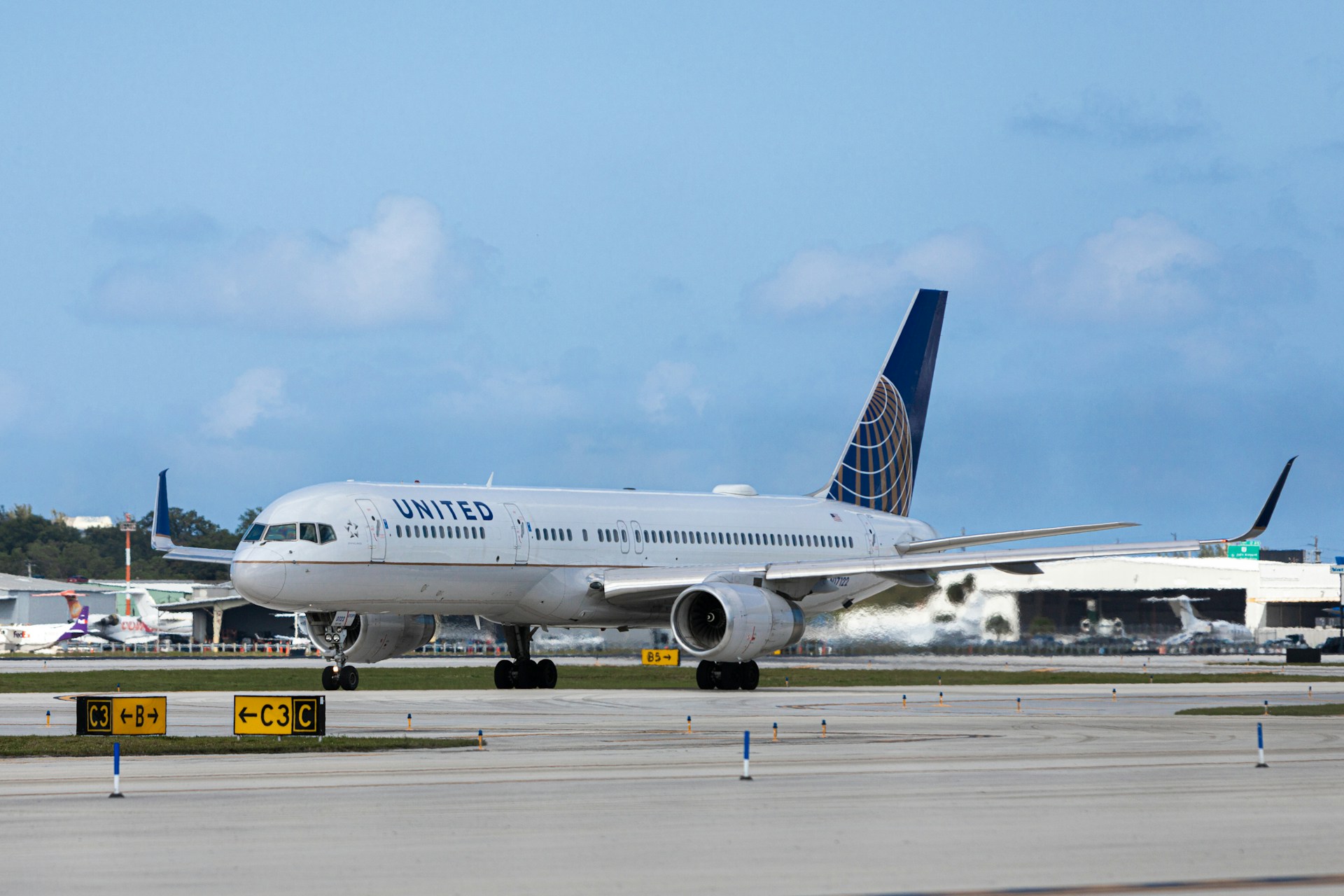 FLL Airport Guide: Fort Lauderdale-Hollywood International Airport