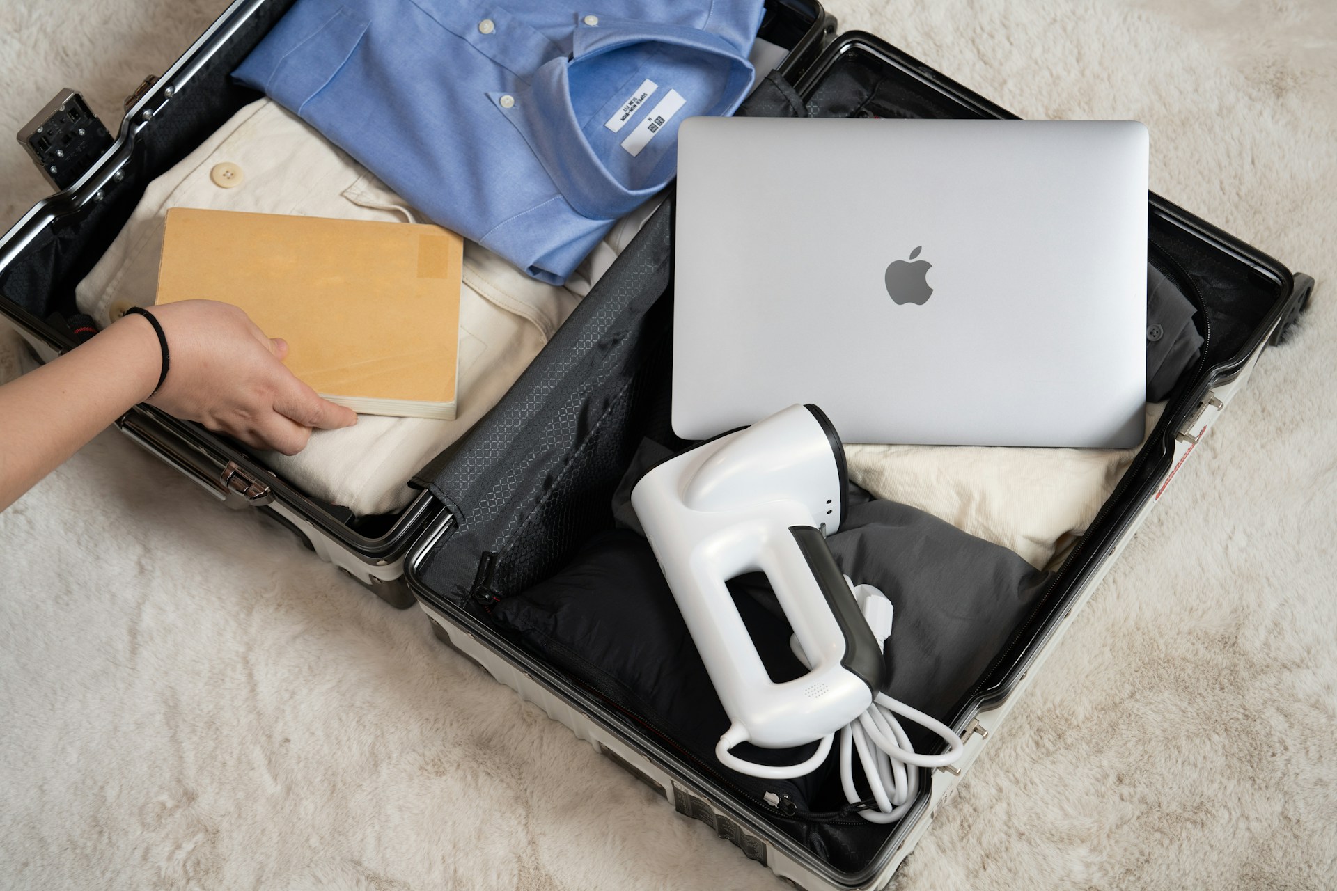 Pack Like a Pro and Travel Lighter